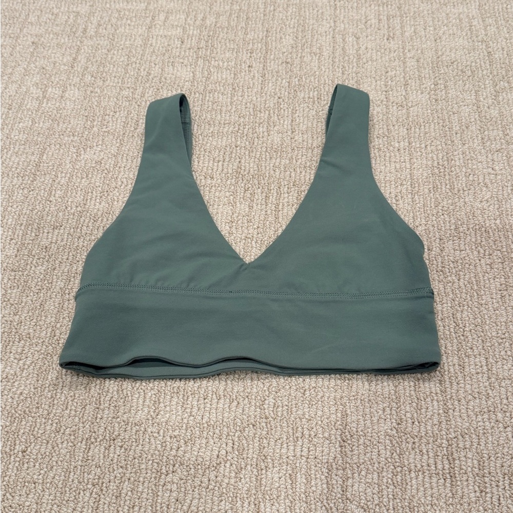 Size 4 - lululemon Women's Grey- Green Eucalyptus V-Neck bra. Great condition.